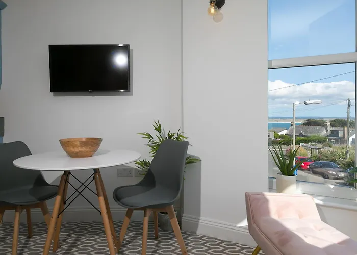 Seabreeze 3 - Seaview & Parking