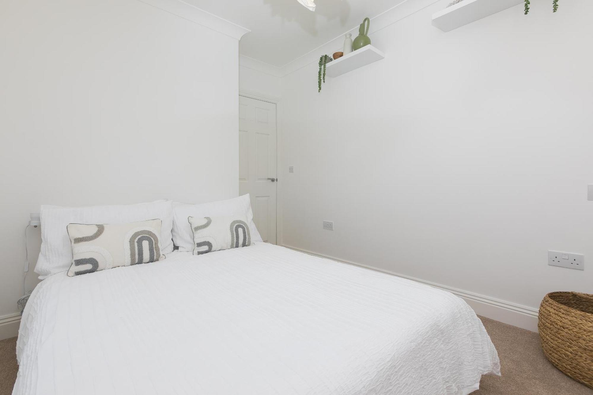 Seabreeze 3 - Seaview & Parking