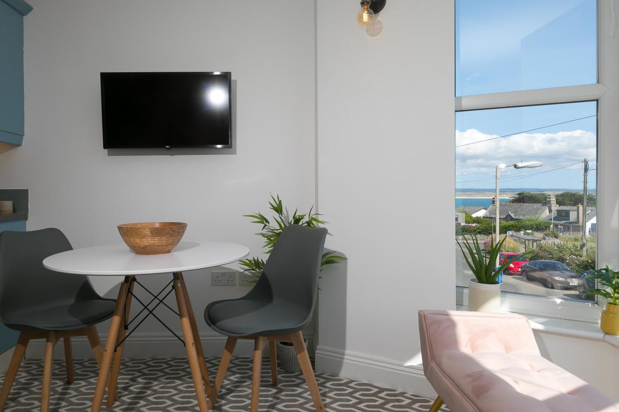 Seabreeze 3 - Seaview & Parking * St Ives (Cornwall)