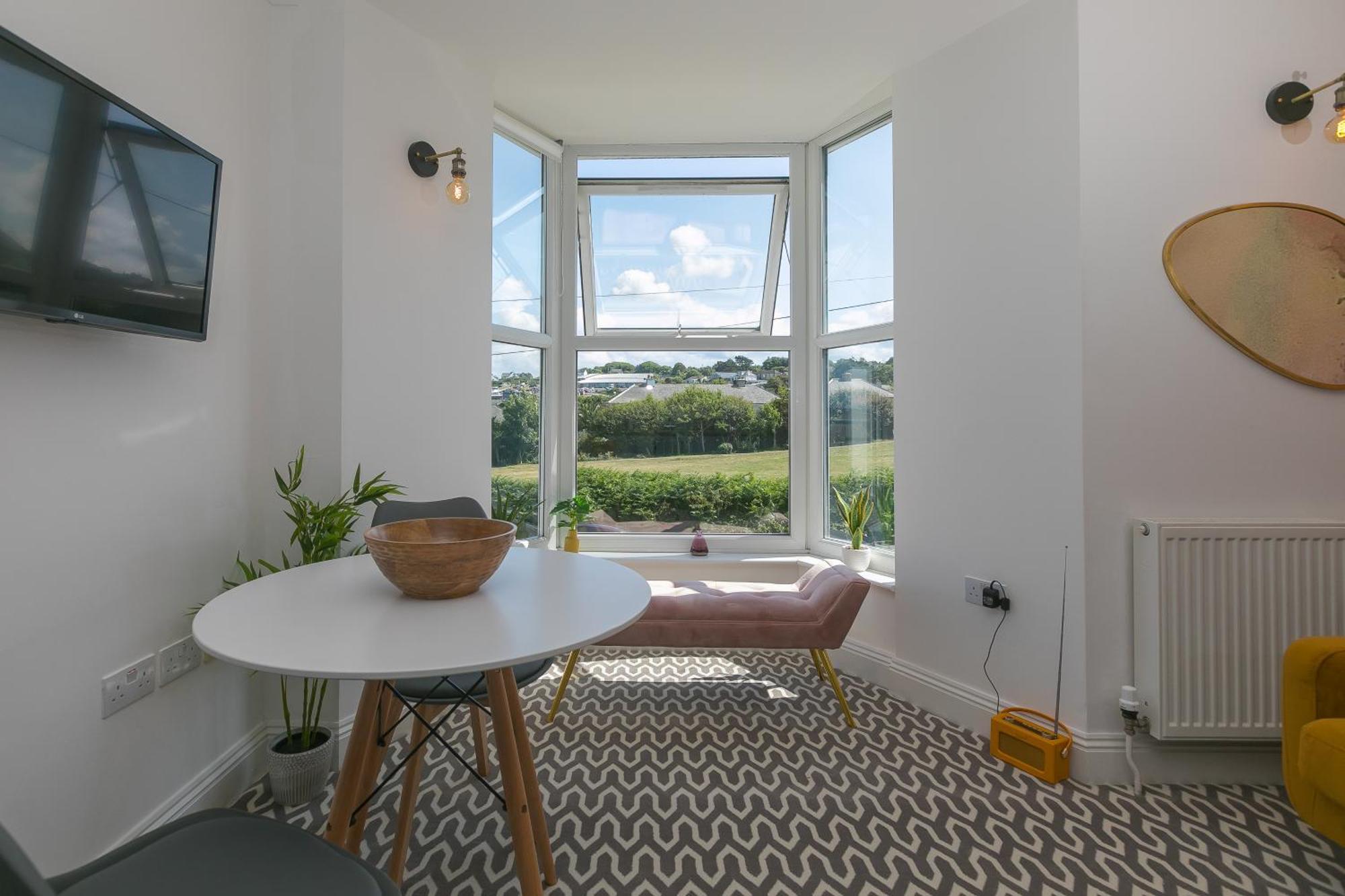 Seabreeze 3 - Seaview & Parking